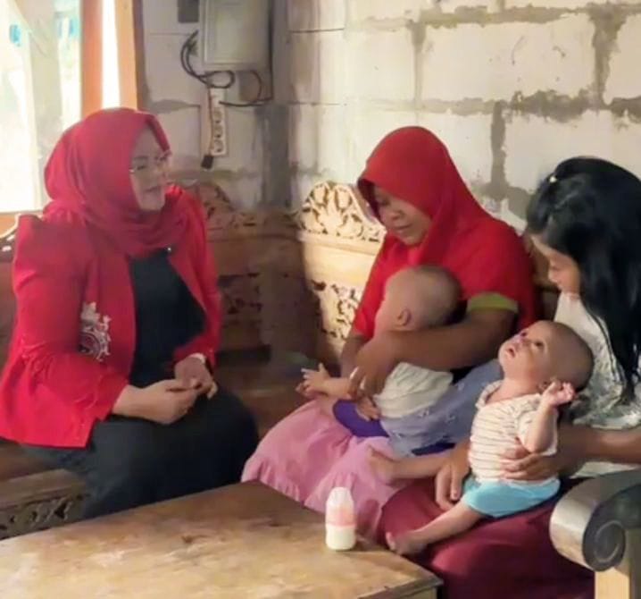 Peringati Hari Lahir Pancasila, Mbak Osel Kunjungi Bayi Kembar Penderita Hidrosefalus