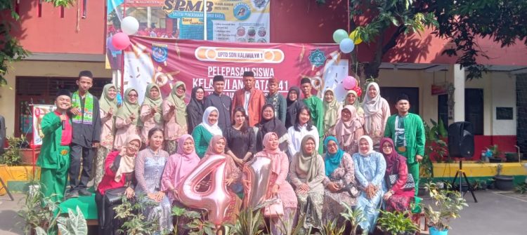 Pelepasan Siswa SDN Kalimulya 1 Penuh Haru, Devika: Banyak Kenangan Manis yang Sulit Dilupakan