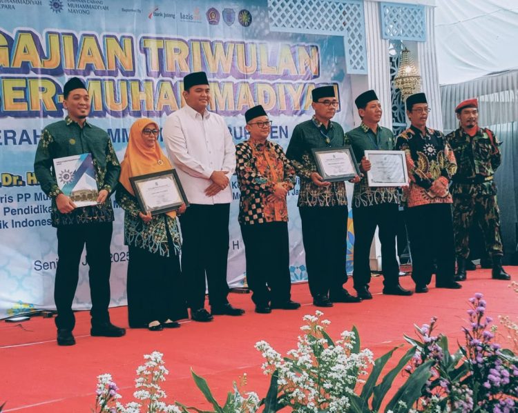 Mendikdasmen Prof. Abdul Mu’ti Hadiri Milad ke-13 RS PKU Muhammadiyah Mayong dan Pengajian Hari Bermuhammadiyah
