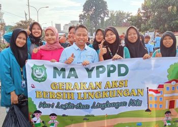 Siswa MA YPPD Depok Turun ke Jalan Margonda Raya, Kampanyekan Peduli Lingkungan