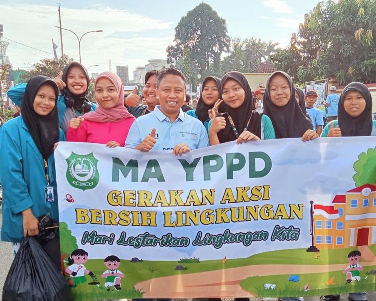 Siswa MA YPPD Depok Turun ke Jalan Margonda Raya, Kampanyekan Peduli Lingkungan