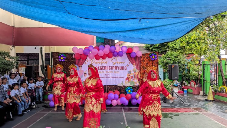 SDN Cipayung Tampilkan Kreativitas Siswa dalam Pentas Seni Pasca PSAT