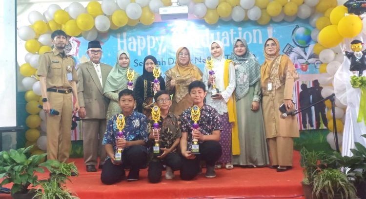 Kolaborasi Orang Tua dan Sekolah Warnai Acara Pelepasan Siswa SDN Tugu 10 Cimanggis