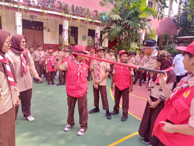 86 Siswa SDN Baktijaya 3 Ikuti Prosesi Pindah Golongan Pramuka Siaga ke Penggalang