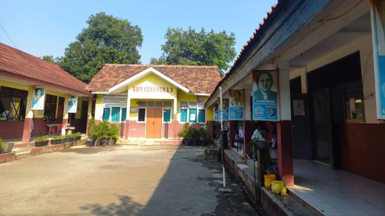 SDN Cinangka 03 Kekurangan Ruang Kelas, Pembelajaran Harus Tiga Shift