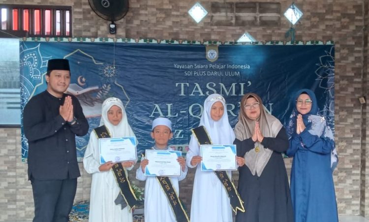 Tiga Siswa SD Islam Plus Darul Ulum Tuntaskan Hafalan Juz 30 dalam Tasmi’ Al-Quran