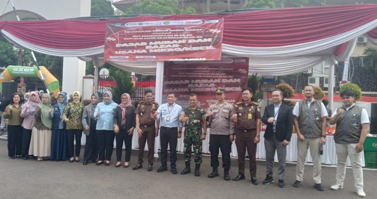 Kejari Depok Gelar Pasar Murah Sambut HUT RI dan Hari Lahir Kejaksaan ke-80