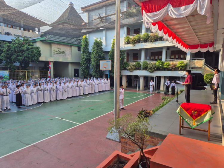 Paskibra Tampil Memukau, Upacara HUT ke-80 RI di SMA Sejahtera 1 Depok Berlangsung Tertib