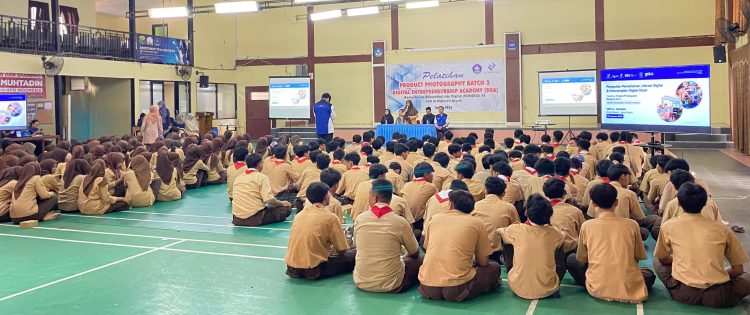 Siapkan Talenta Muda Digital, SMK Al Muhtadin Gelar Pelatihan Literasi Digital dan Fotografi Produk