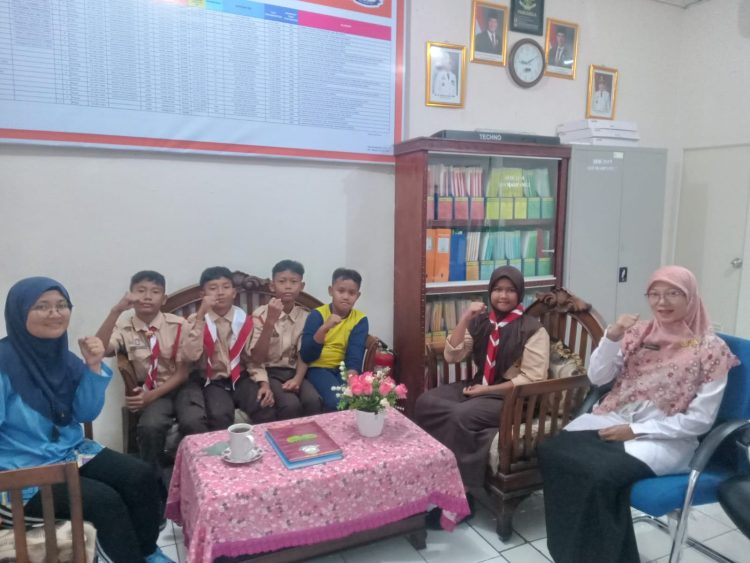 Prestasi dari Permainan Tradisional: SDN Mampang 2 Juara Sumpit dan Dagongan