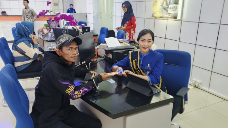 Nasabah Dimanjakan, BRI KC Pasar Minggu Rayakan Hari Pelanggan Nasional 2025