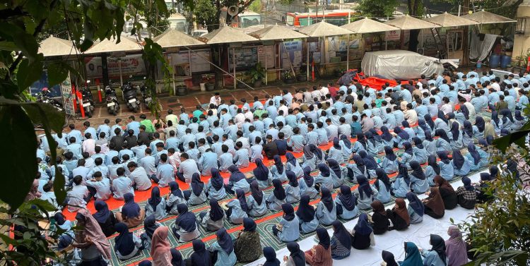 493 Siswa SMP Islamiyah Serua Ikuti Zikir dan Salat Dhuha Rutin Setiap Jum’at
