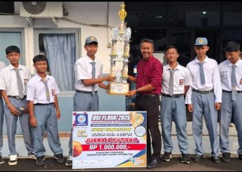 Tim Futsal SMK Polimedik Raih Juara 2 BSI Flash 2026