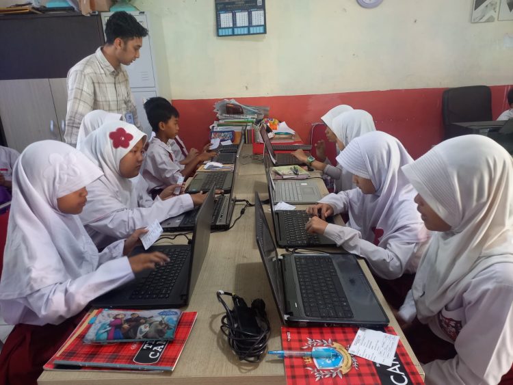 Ekstrakurikuler TIK Bantu Siswa SDN Bedahan 03 Siap Hadapi ANBK