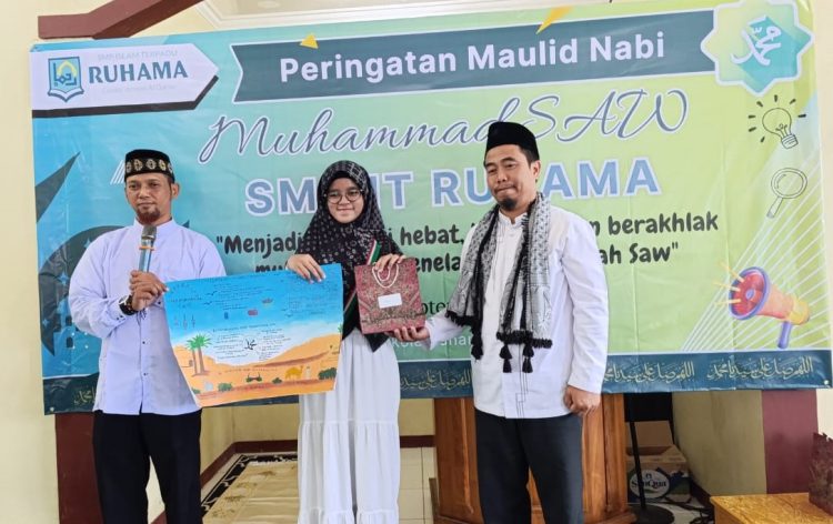 Siswa SMP IT Ruhama Peringati Maulid Nabi dengan Lomba Infografis hingga Ceramah
