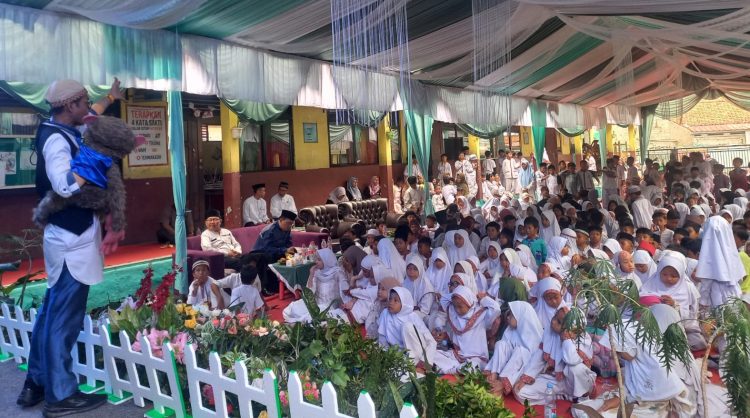 Ratusan Siswa SDN Curug 03 Antusias Ikuti Maulid Nabi Muhammad SAW