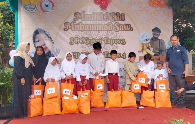 25 Siswa Yatim Terima Santunan di Maulid Nabi SDN Tapos 03 dan 04