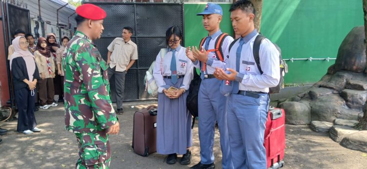 Jelang HUT TNI ke-80, SMK FORNUS Depok Dapat Pelatihan Bela Negara dari Kopassus