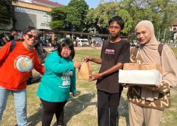 Anak Down Syndrome Ikut Berbagi di Depok CFD
