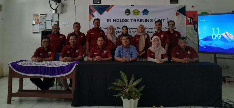 Guru SMK Al Muhajirin Depok Didorong Miliki Growth Mindset dan Literasi Digital di Era AI