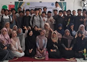 SMK Al Muhajirin Depok Peringati Maulid Nabi dengan Lomba Ceramah dan Siraman Rohani