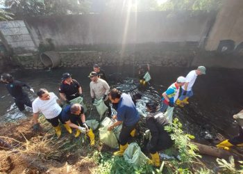Menteri LH Ajak Warga Depok Bersihkan Sungai Cipinang