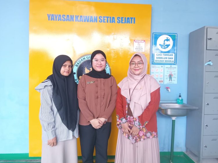 Jaga Gizi dan Keamanan Anak Sekolah, Puskesmas Pengasinan Awasi SPPG 4 Secara Rutin