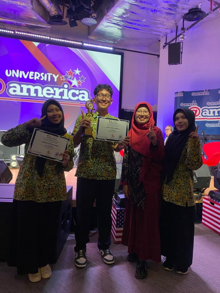 Dua Siswa MAN 1 Bogor Raih Juara Nasional Lomba Storytelling Fikom Universitas Pancasila