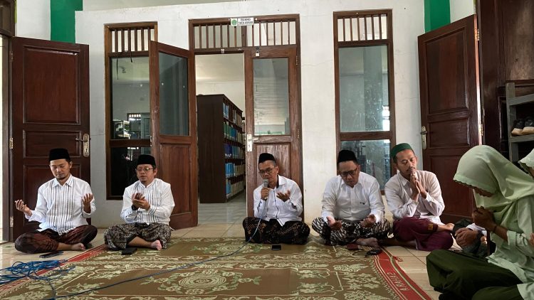 Cinta Al-Qur’an Sejak Dini, Siswa SMP Takhasus Al-Qur’an Sadamiyyah Jalani Program Jam Al-Qur’an