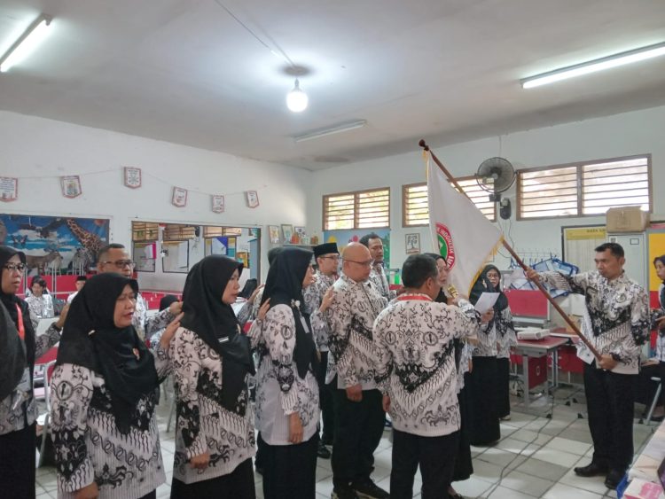 PGRI Cabang Cipayung Lantik 16 Pengurus Baru Masa Bakti 2025–2030