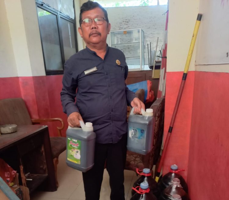 SDN di Kecamatan Bojongsari Kumpulkan 1.067 Liter Minyak Jelantah untuk Ditukar