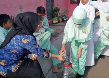 SDN Depok Baru 1 Kumpulkan Minyak Jelantah, Edukasi Lingkungan bagi Siswa dan Orang Tua