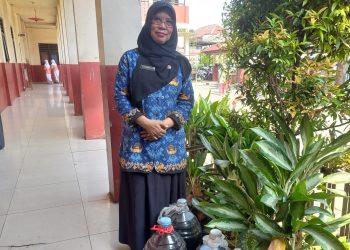 SDN Serua 03 Kumpulkan 138 Liter Minyak Jelantah untuk Program Daur Ulang