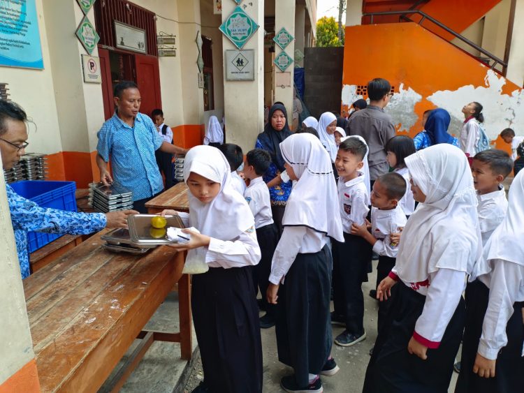Jumat Bergizi! Menu MBG Bikin Siswa SDN Cilangkap 1 Semangat Belajar