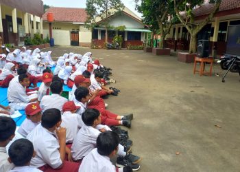 Siswa SDN Pasir Putih 03 Belajar Kelola Sampah Lewat Pembelajaran Ko Kurikuler dengan Smart TV