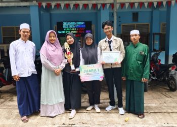 Tim SMK Bina Mandiri Raih Juara 1 Lomba Cerdas Cermat Santrifest 2025