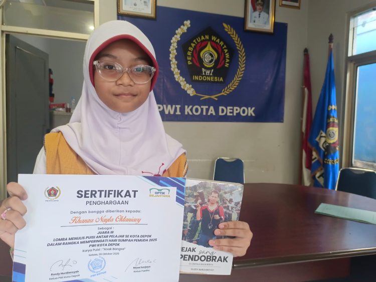 Lewat Puisi “Anak Bangsa” Khanza Nayla Oktaviany Juara 3 Lomba Puisi PWI Depok