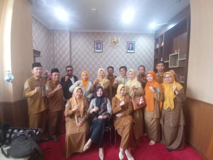 Perjuangkan Kesejahteraan Guru, PGRI Cabang Sandubaya Audiensi ke DPRD Kota Mataram