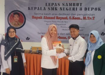 Sertijab di SMKN 3 Depok, Lusi Triana Resmi Gantikan Ahmad Royani