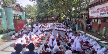 SDN Baktijaya 5 Peringati Hari Pahlawan dengan Upacara dan Diskusi tentang Makna Kepahlawanan