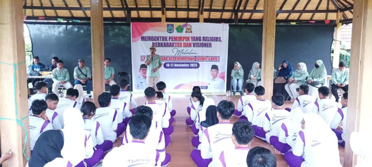 Cetak Pemimpin Muda, SMA Negeri 6 Mataram Gelar LDKS