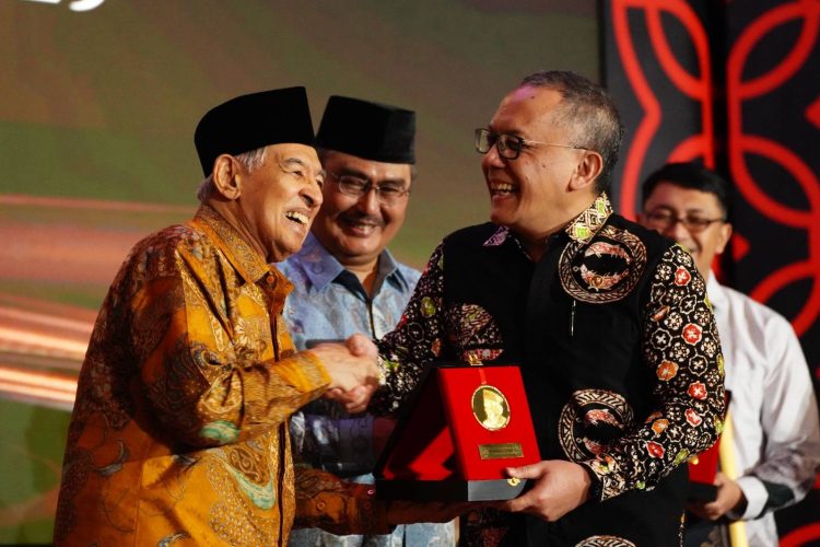 Quraish Shihab Raih Habibie Prize 2025, Tokoh Tafsir Pertama di Bidang Sains dan Agama