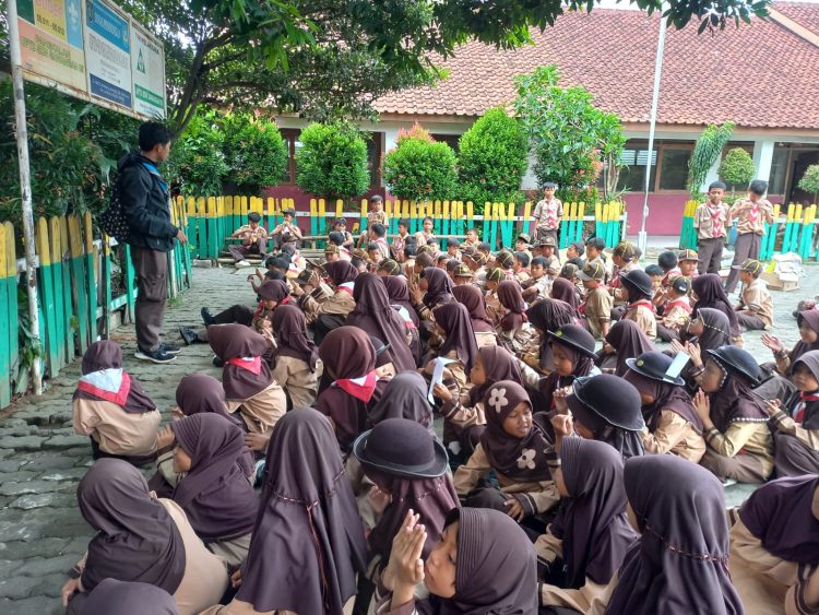 Pramuka SDN Sawangan 05 Ikuti Pelatihan Rutin Setiap Jumat