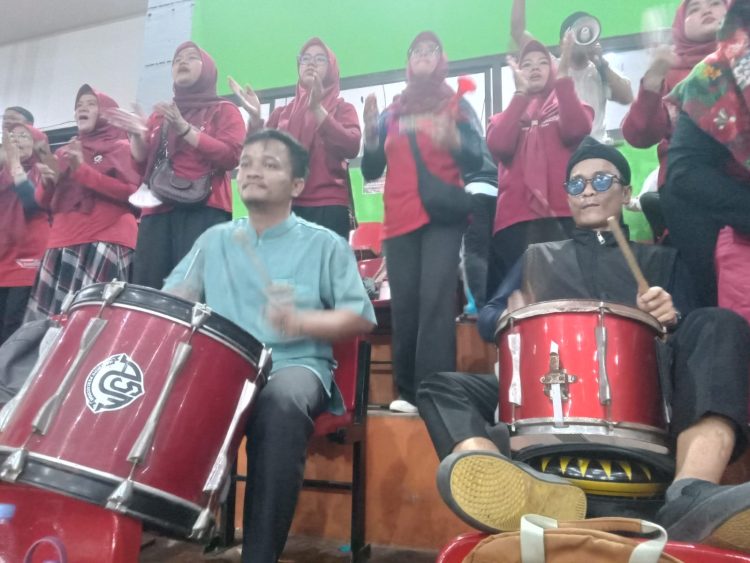 Suporter Jadi Kunci Sukses Turnamen Voli PGRI Antarkecamatan Kota Depok