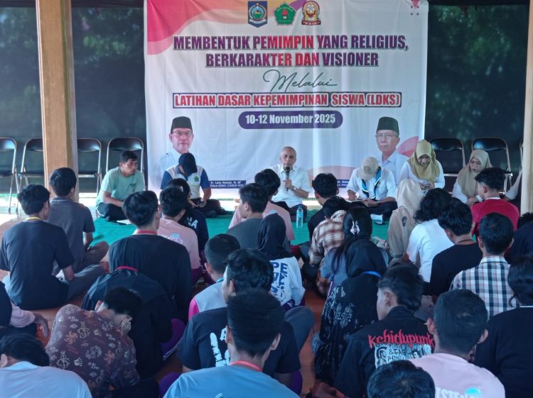 Jadi Pemateri LDKS, H. Didi Sumardi Ajak Siswa SMAN 6 Mataram Siapkan Diri sebagai Pemimpin Masa Depan
