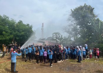 Edukasi Damkar Jadi Puncak Penutupan Perjusa SDN Beji 2 Depok