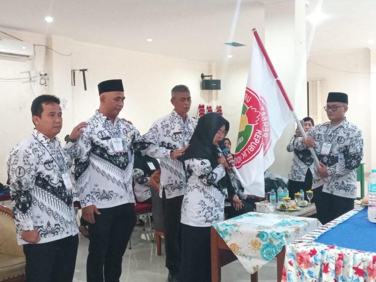 PGRI Cilodong Resmi Miliki Pengurus Baru, H. Nisar: Amanah Selalu Mengandung Risiko