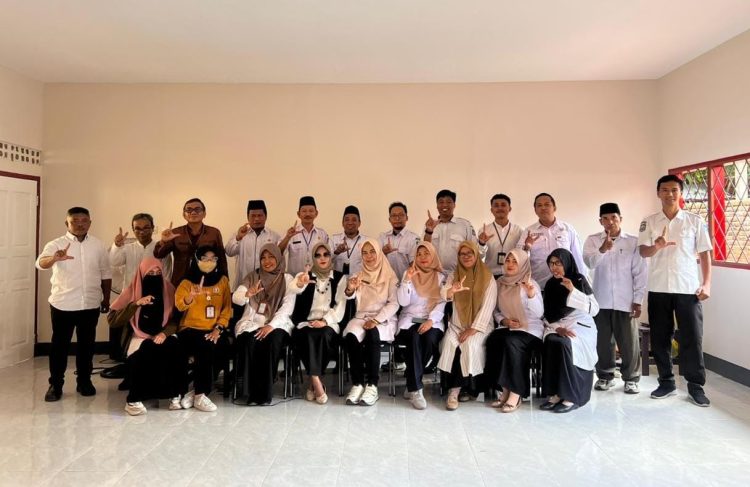 PGRI Cabang Sandubaya Lepas 12 Guru Terbaik untuk Berlaga di HUT PGRI ke-80 Tingkat Kota Mataram