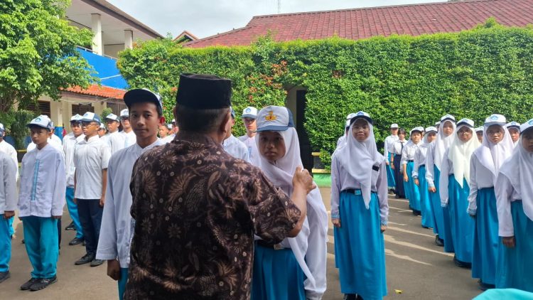 Kembangkan Jiwa Kepemimpinan, SMPN 2 Depok Gandeng Kodam Jaya dalam LDKS