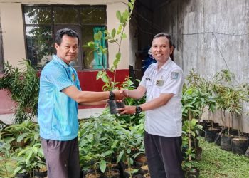 PGRI Cabang Sawangan Lakukan Penghijauan di Semua SDN Jelang HUT PGRI dan  HGN 2025
